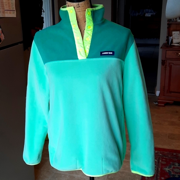 NWOT Lands' End fleece - Picture 2 of 4